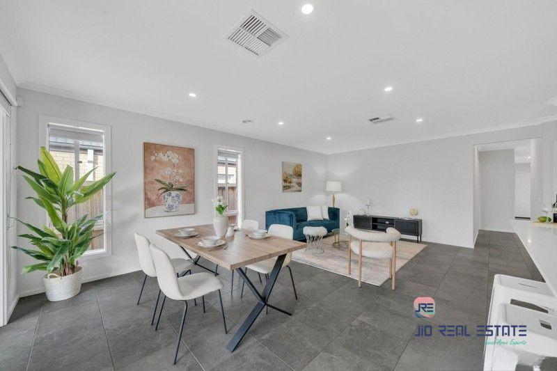 39 Wiltshire Boulevard, Thornhill Park VIC