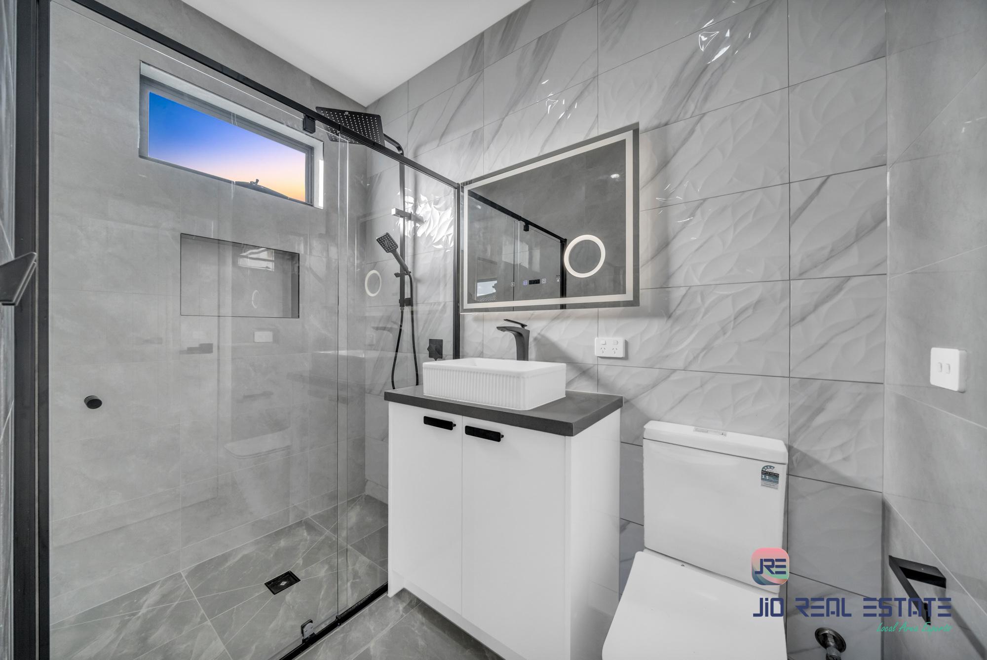 30 Uplands Crescent, Melton South VIC