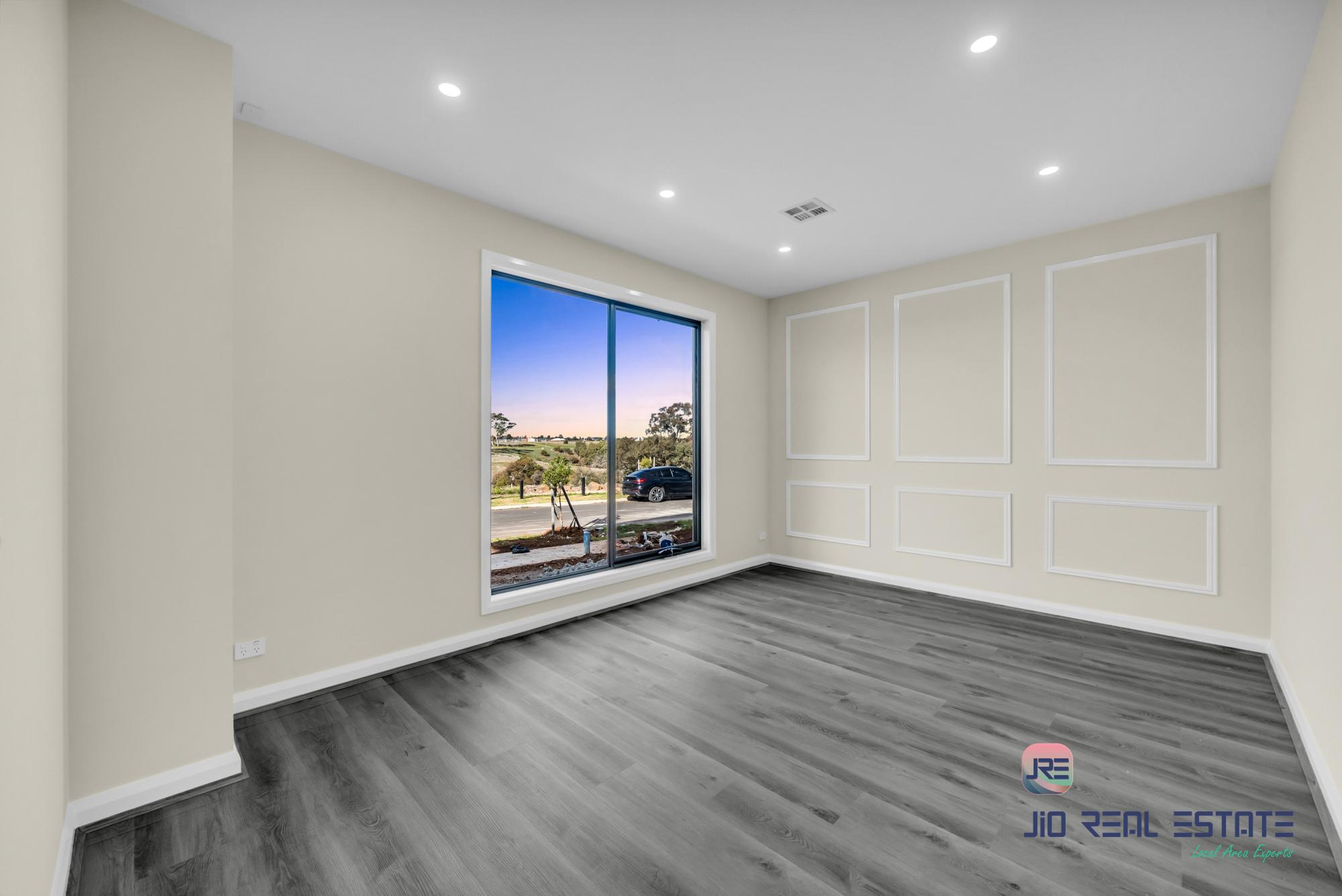 30 Uplands Crescent, Melton South VIC