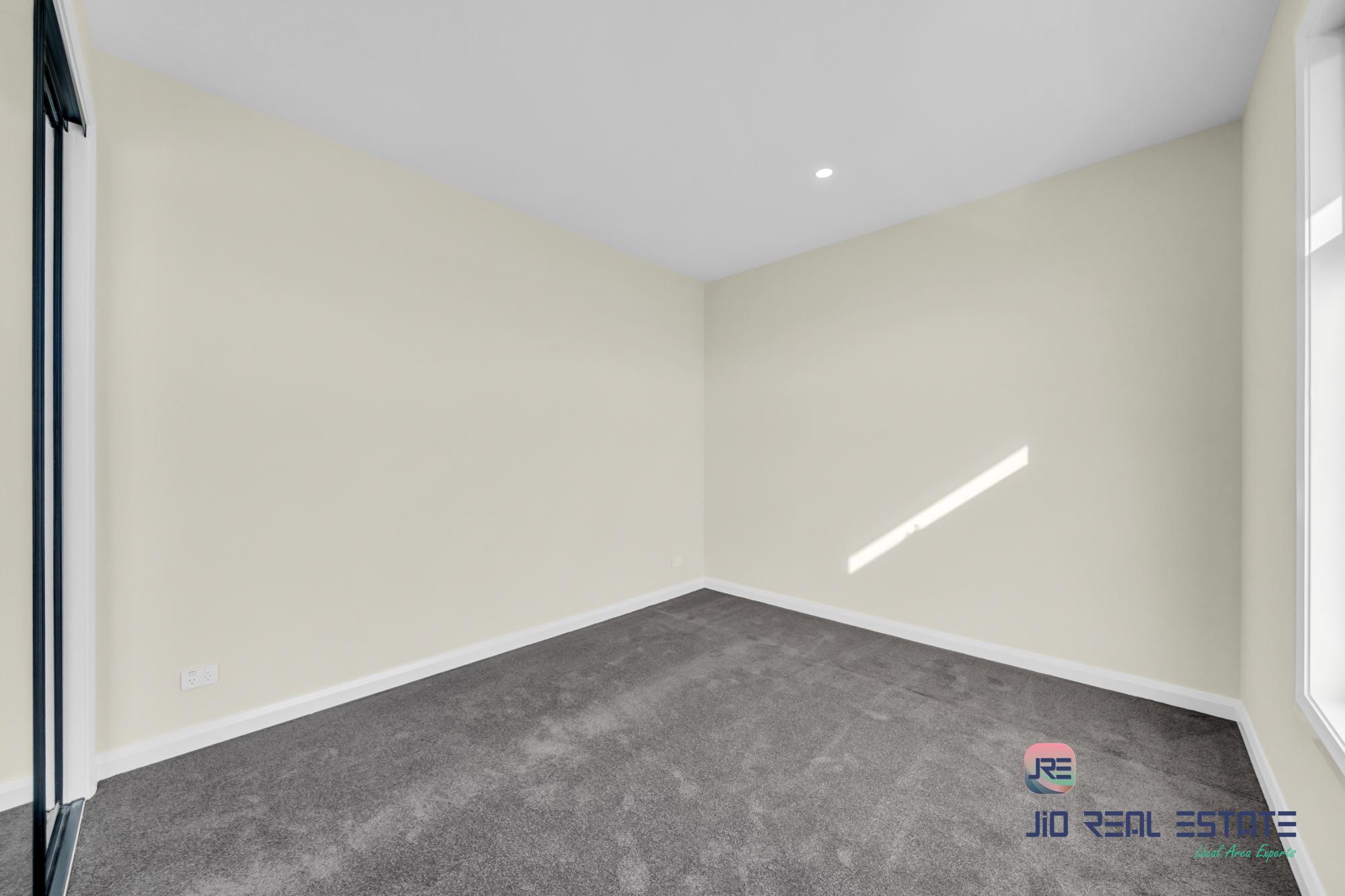 30 Uplands Crescent, Melton South VIC