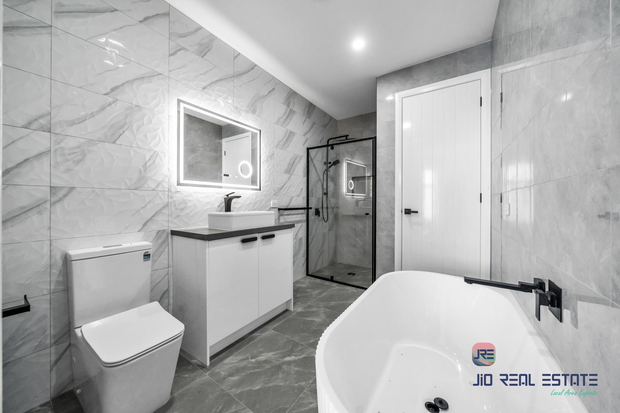 30 Uplands Crescent, Melton South VIC