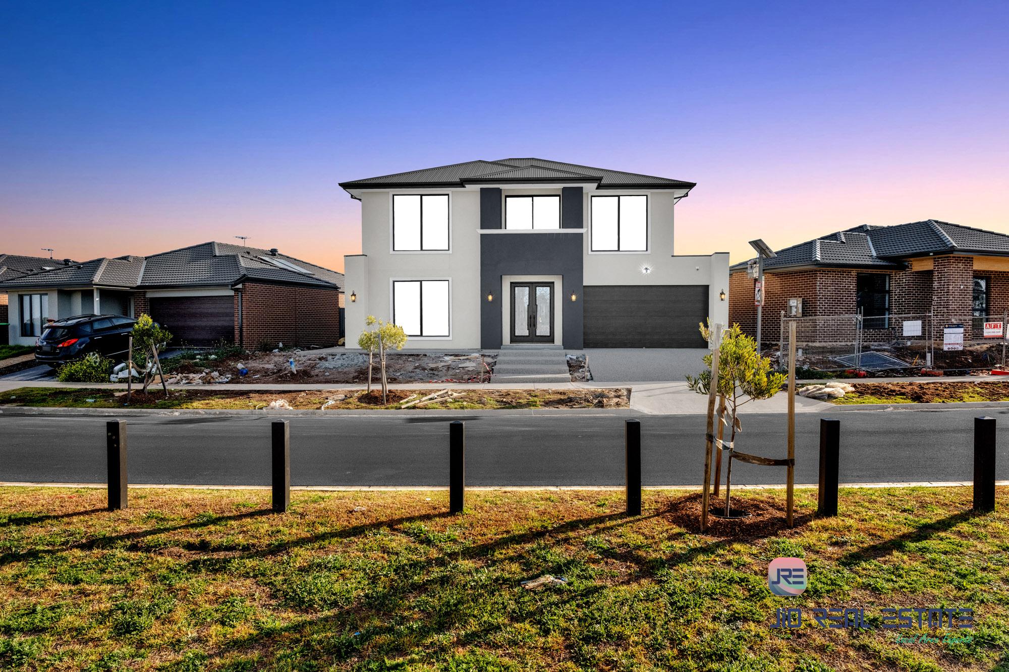 30 Uplands Crescent, Melton South VIC