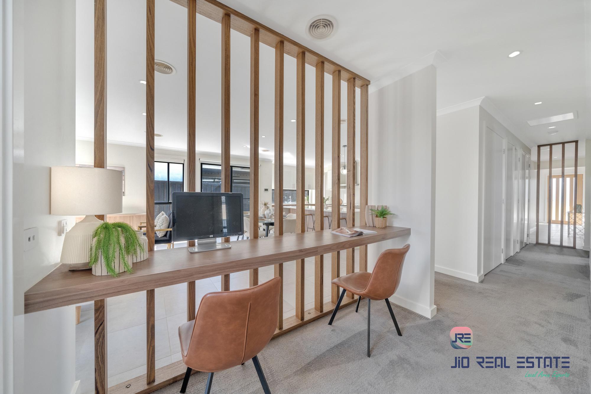 16 Wiltshire Boulevard, Thornhill Park VIC