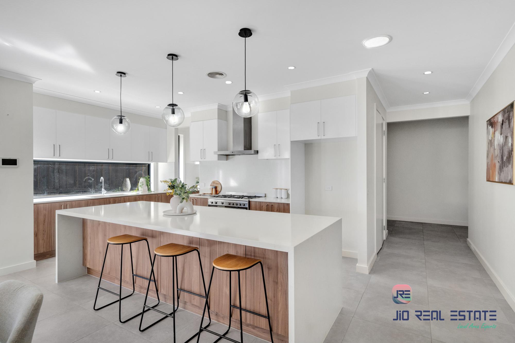 16 Wiltshire Boulevard, Thornhill Park VIC