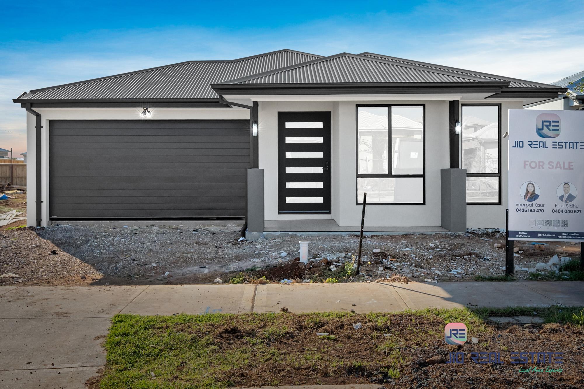 18 Dibiase Grove, Thornhill Park VIC