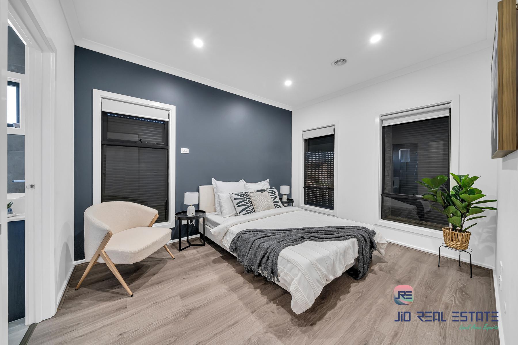 12 Nagar Street, Thornhill Park VIC