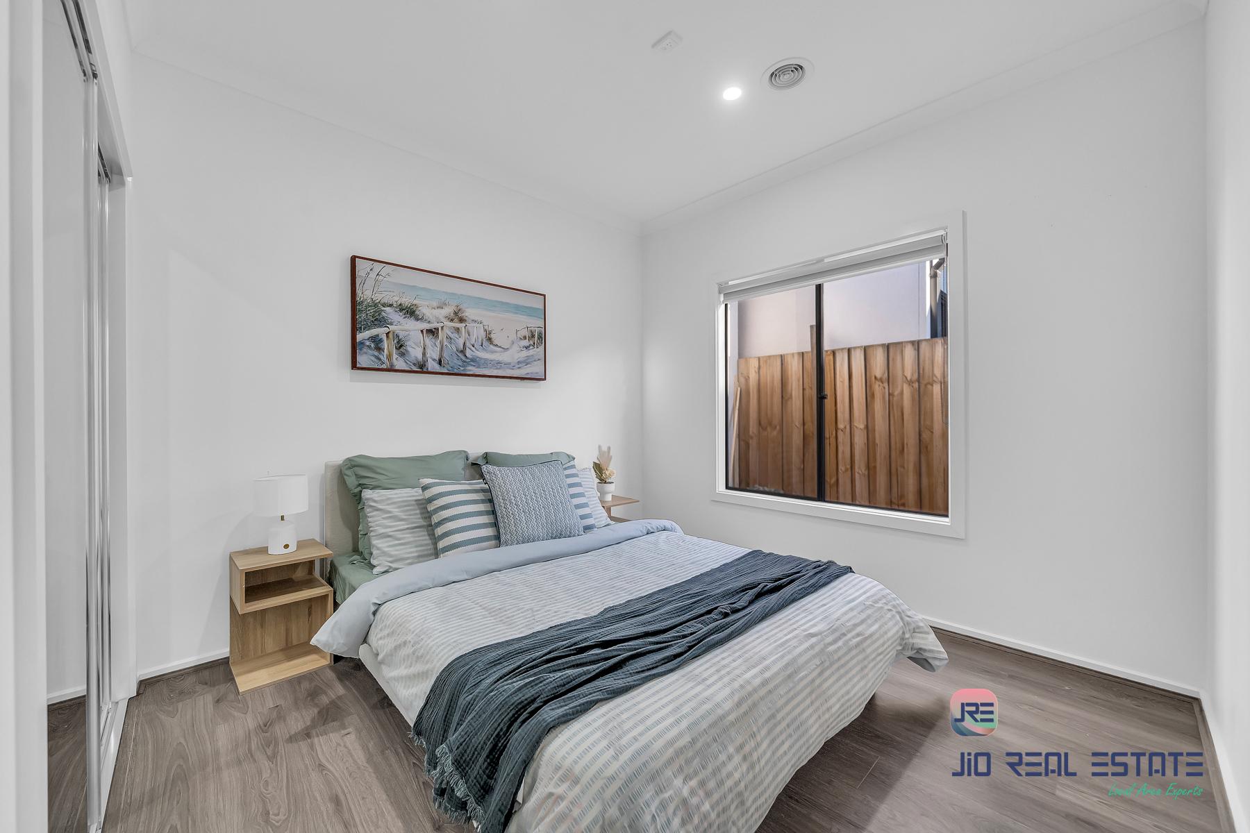 12 Nagar Street, Thornhill Park VIC