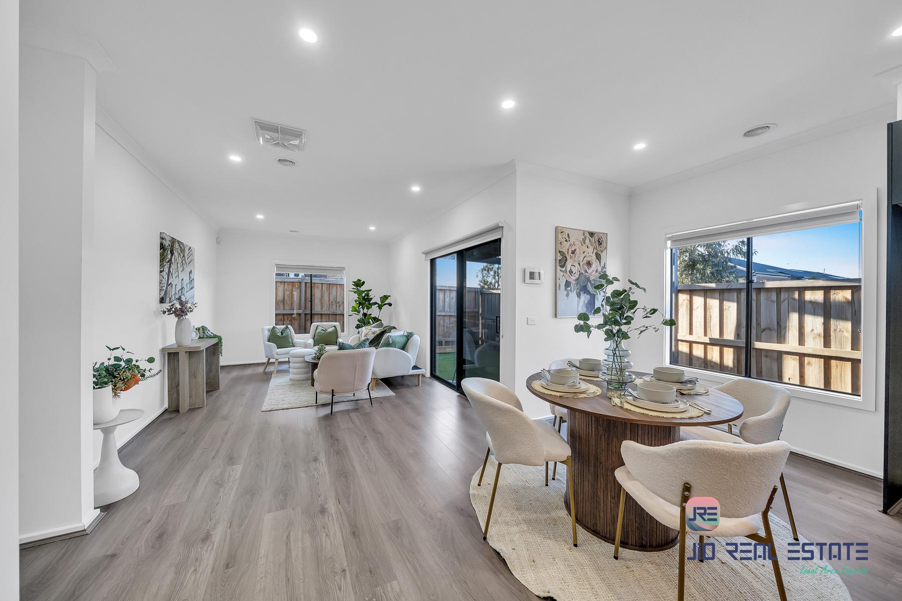 12 Nagar Street, Thornhill Park VIC