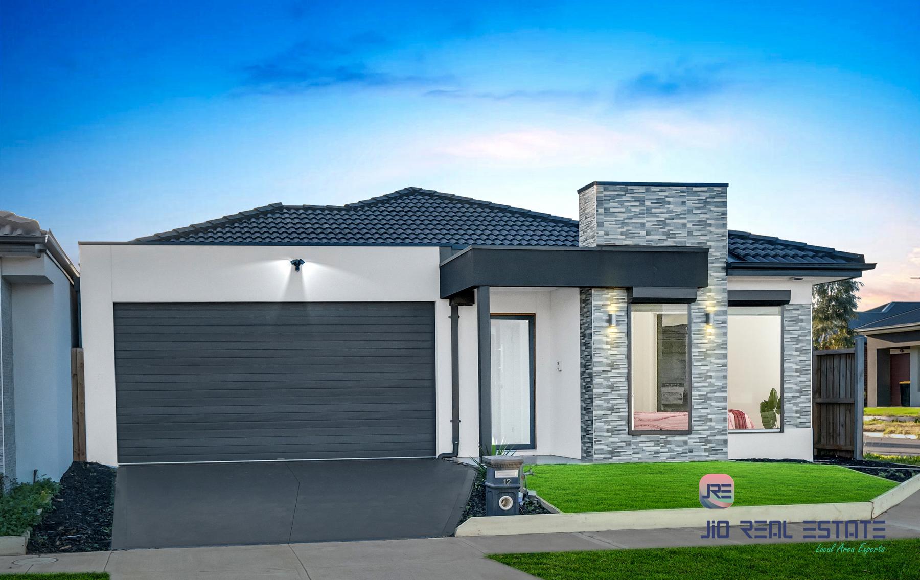 12 Nagar Street, Thornhill Park VIC