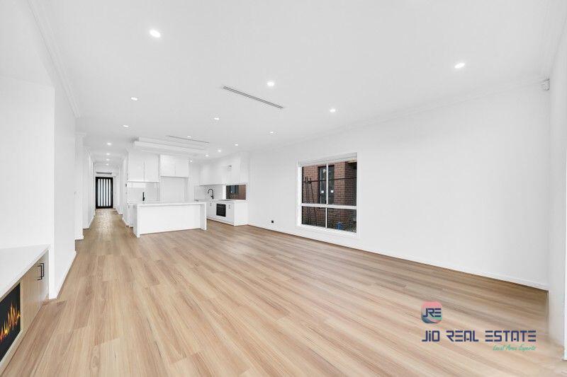 94 Pintail Drive, Melton South VIC