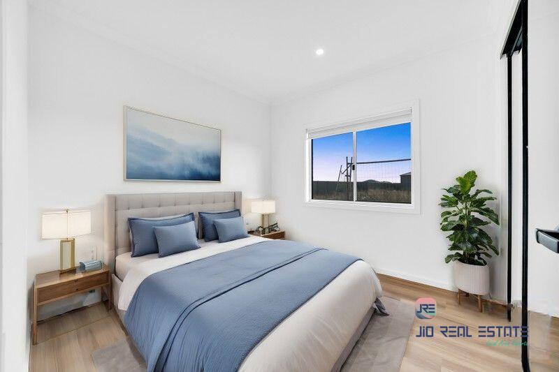 94 Pintail Drive, Melton South VIC