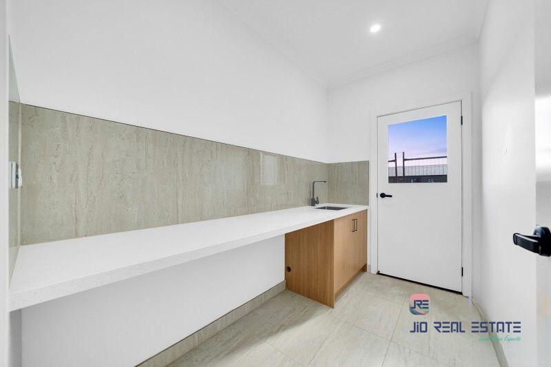 94 Pintail Drive, Melton South VIC