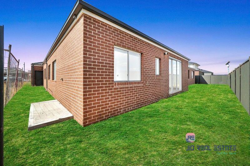 94 Pintail Drive, Melton South VIC