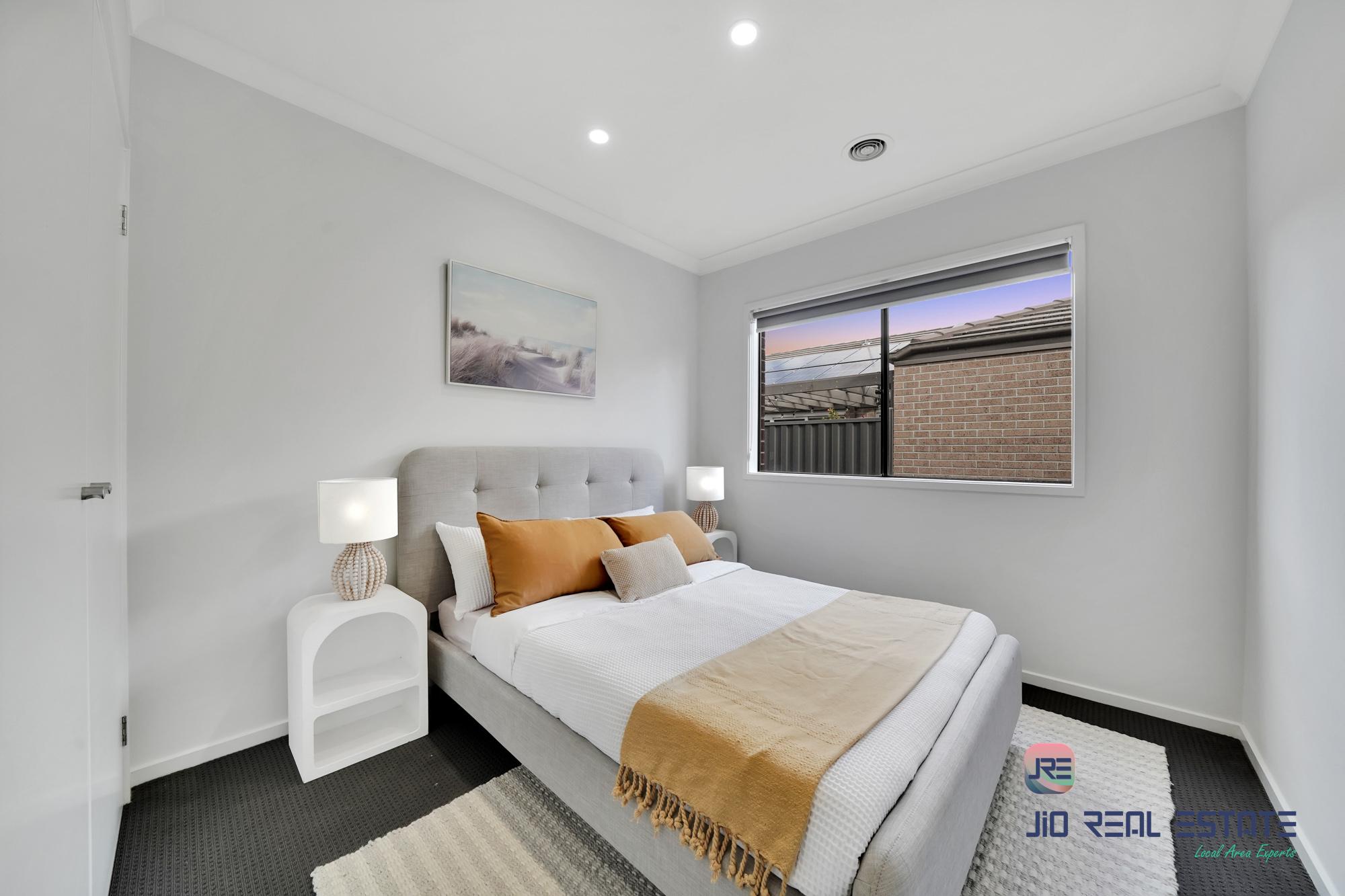 16 Macalister Grove, Cobblebank VIC