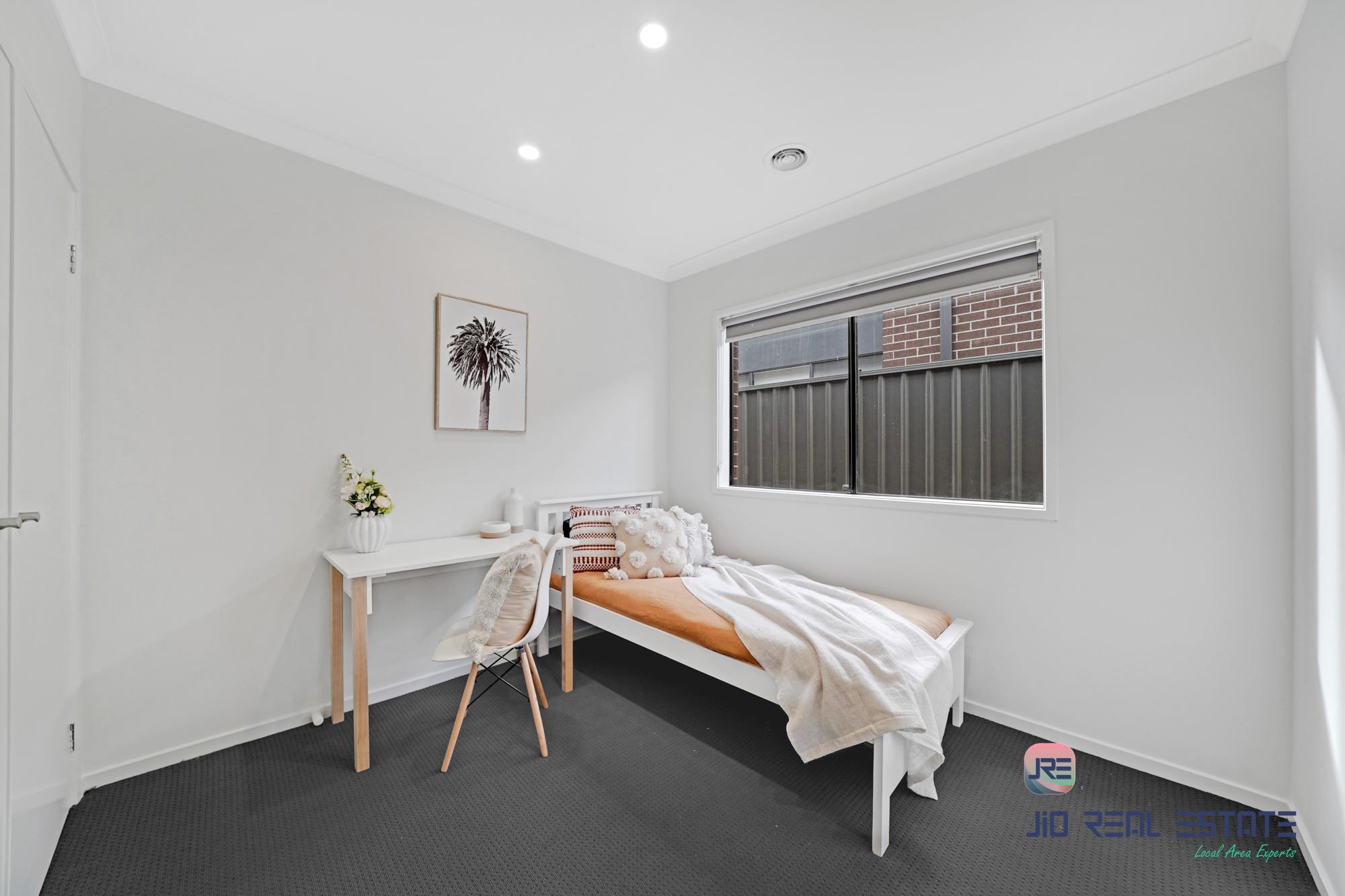 16 Macalister Grove, Cobblebank VIC