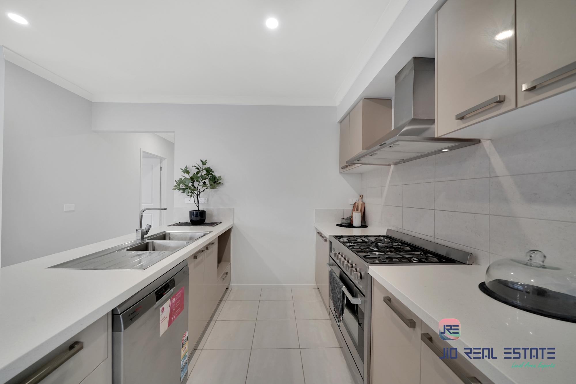 16 Macalister Grove, Cobblebank VIC