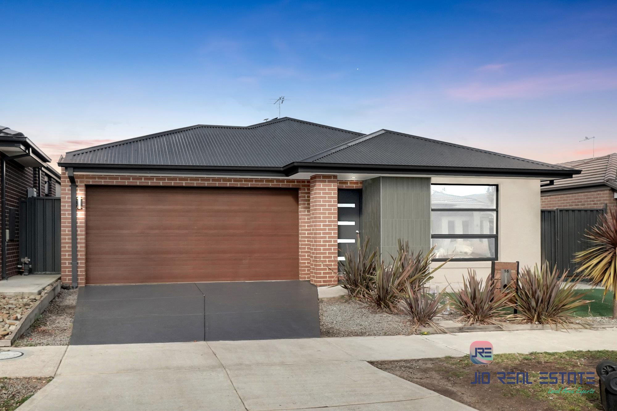 16 Macalister Grove, Cobblebank VIC