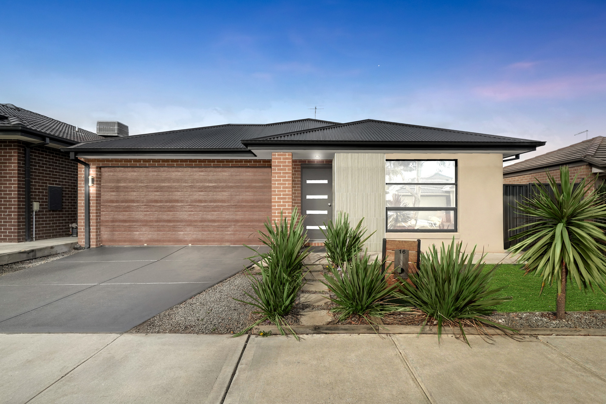 16 Macalister Grove, Cobblebank VIC