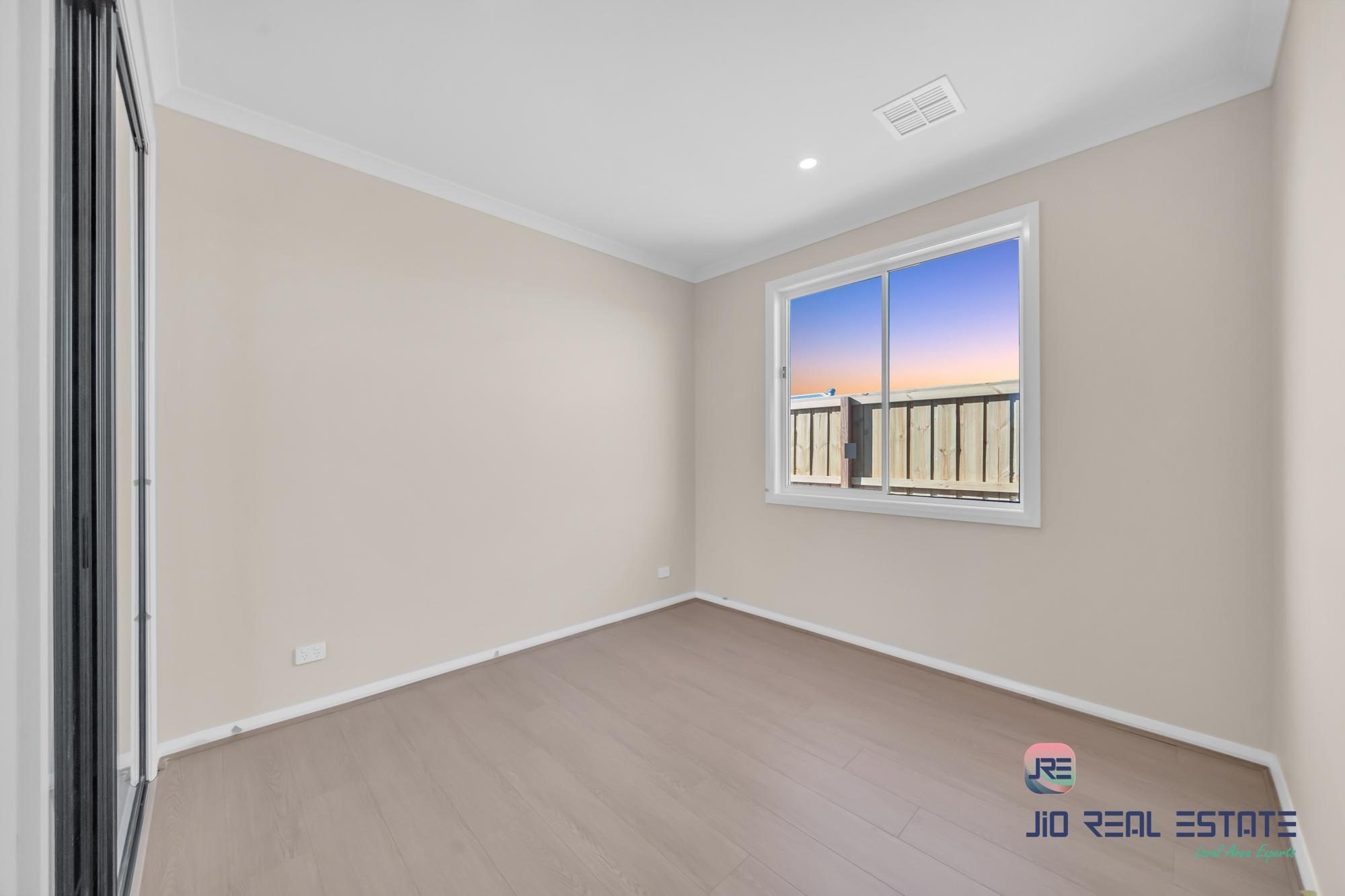 16 Dibiase Grove, Thornhill Park VIC