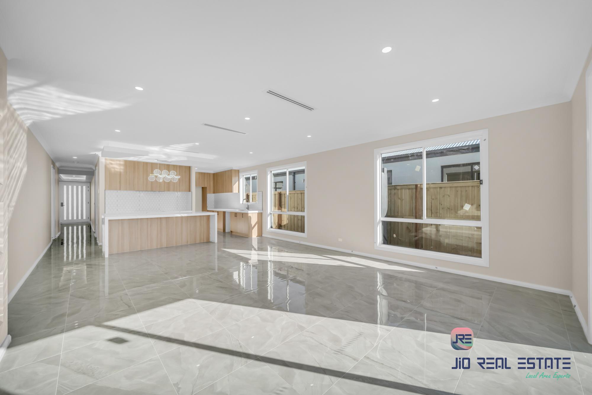 16 Dibiase Grove, Thornhill Park VIC