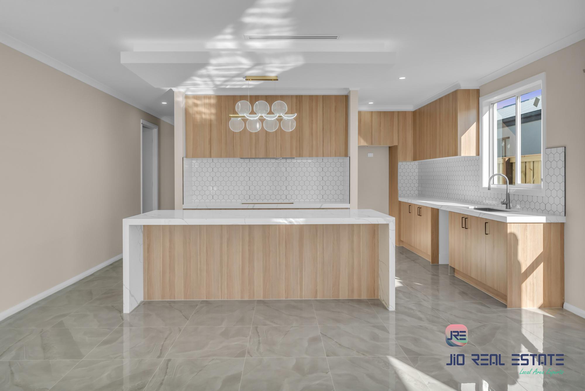 16 Dibiase Grove, Thornhill Park VIC