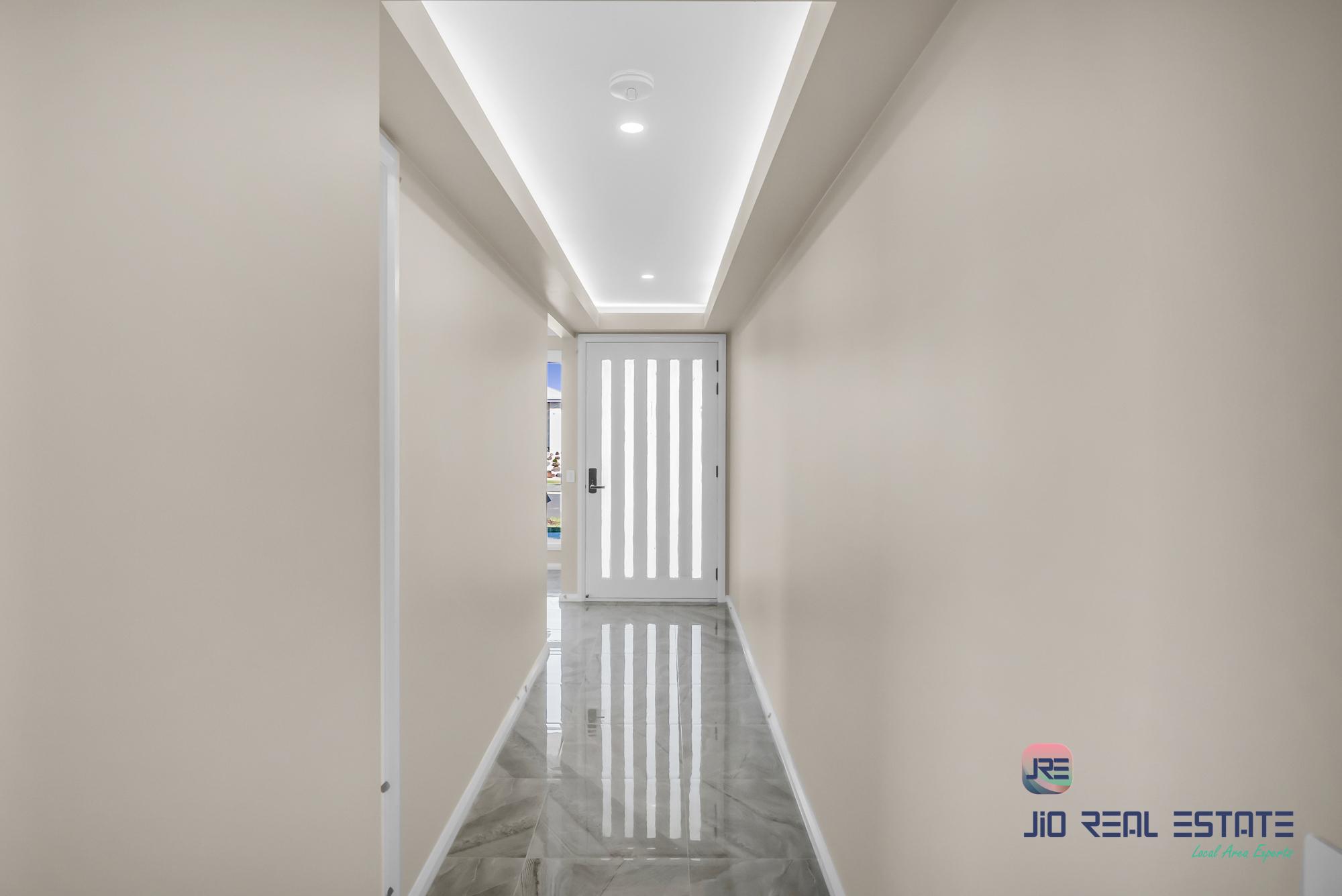 16 Dibiase Grove, Thornhill Park VIC