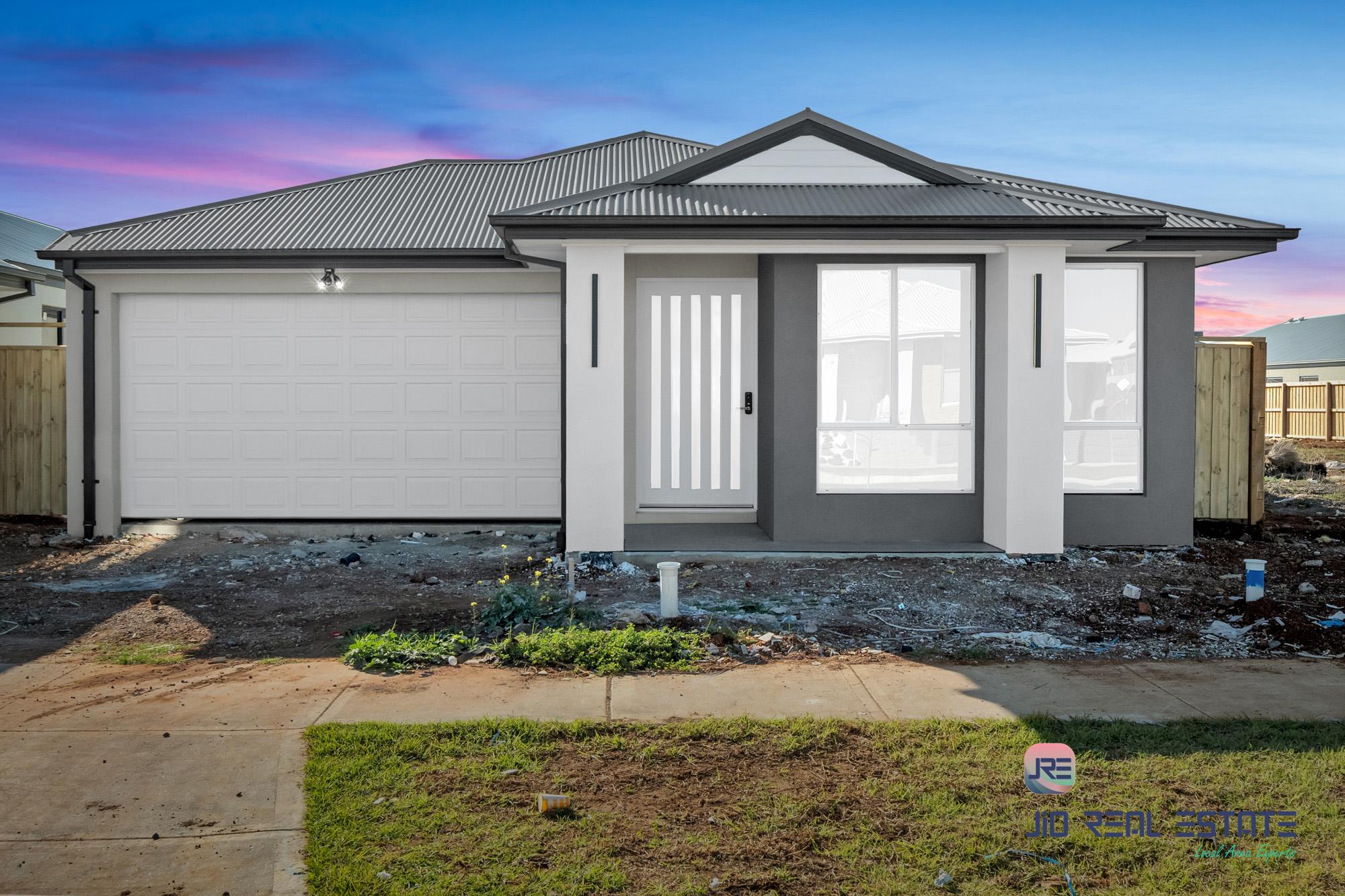16 Dibiase Grove, Thornhill Park VIC