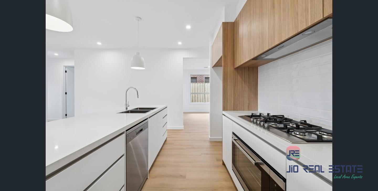 27 Thyme Crescent, Fraser Rise VIC