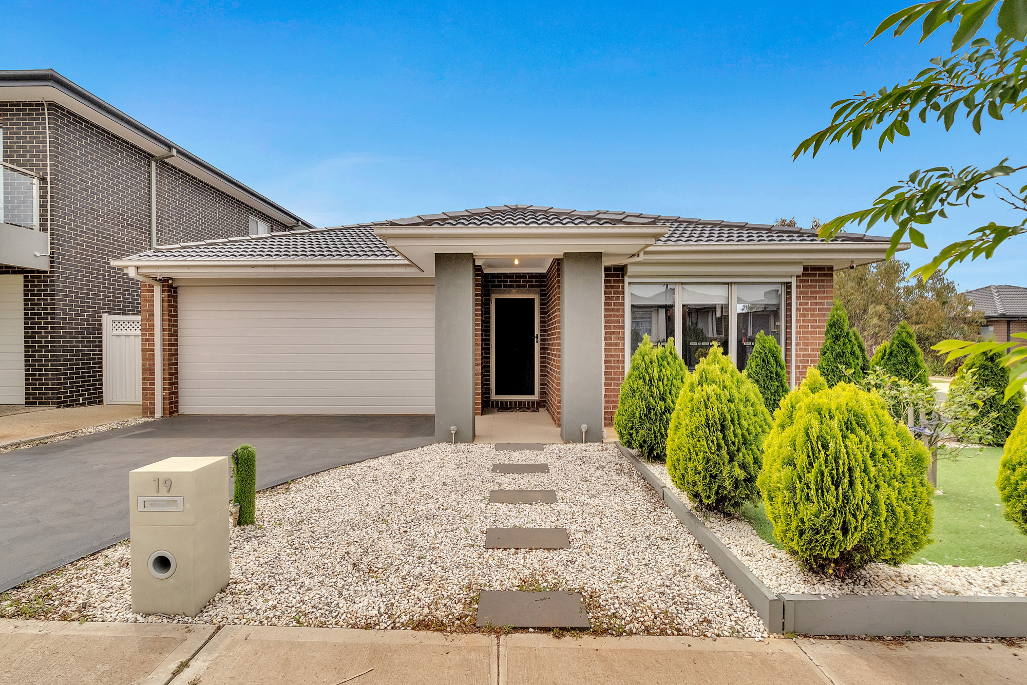 19 Sadie Avenue, Thornhill Park VIC