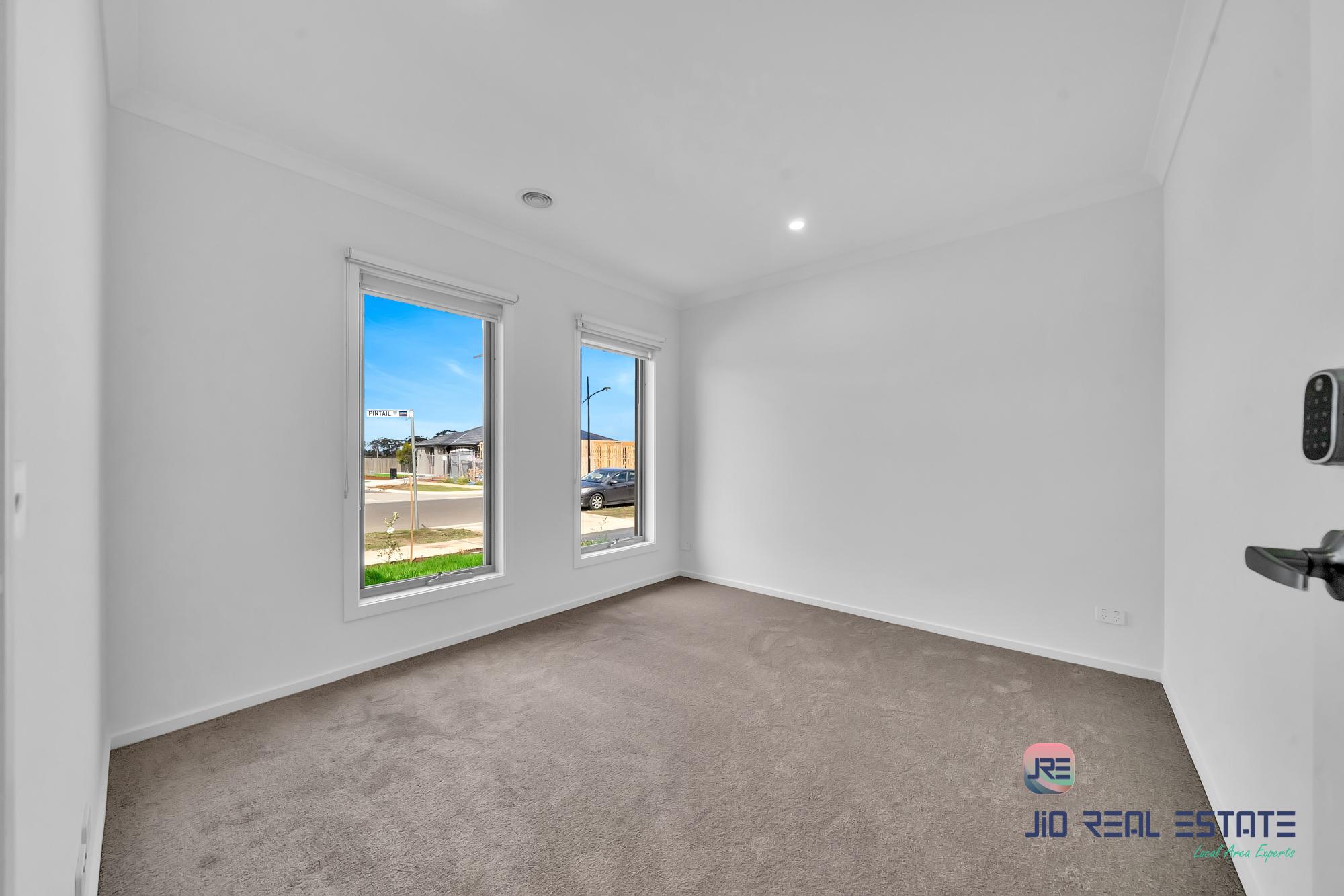 16 Pintail Drive, Melton South VIC