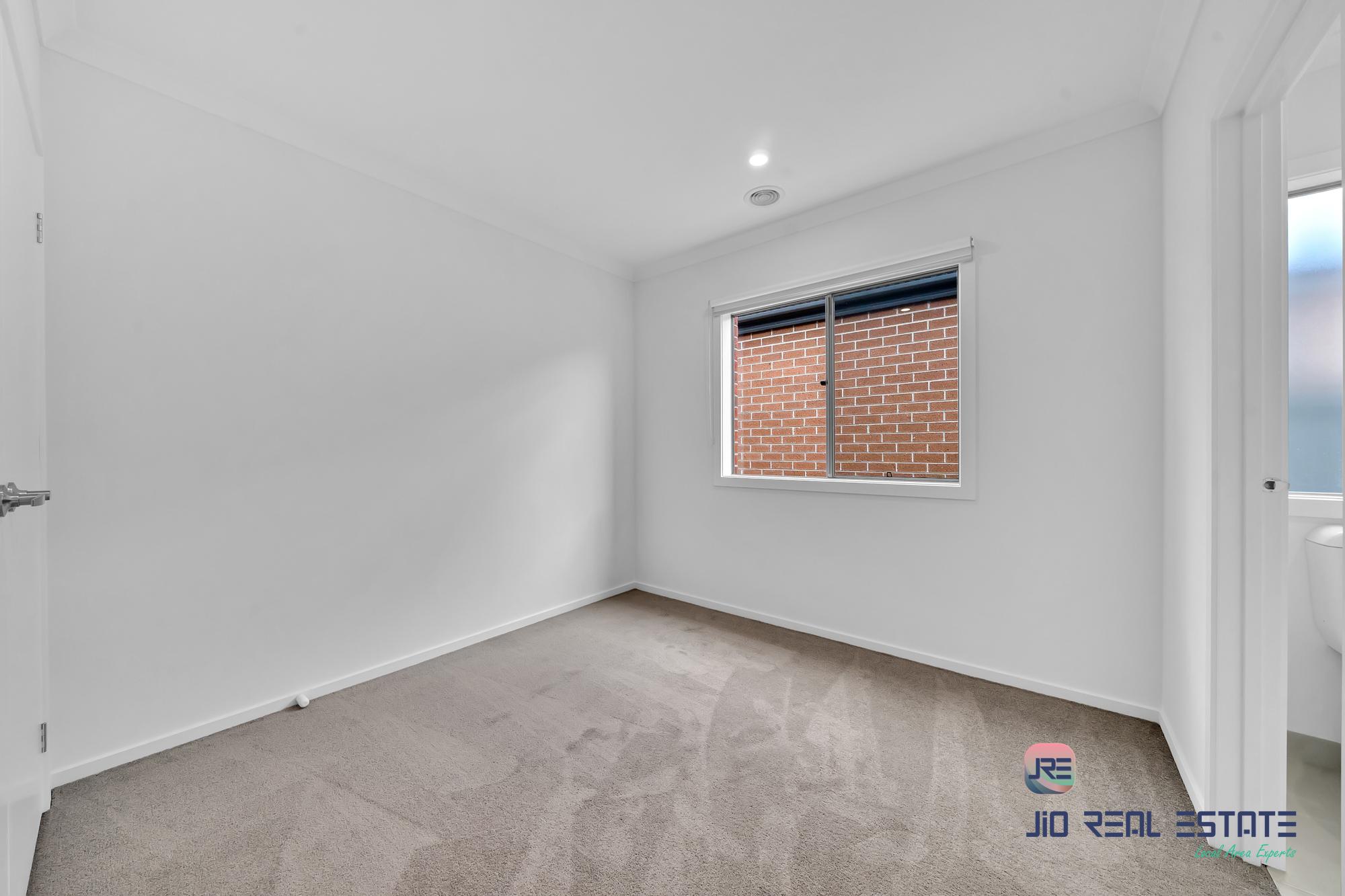 16 Pintail Drive, Melton South VIC