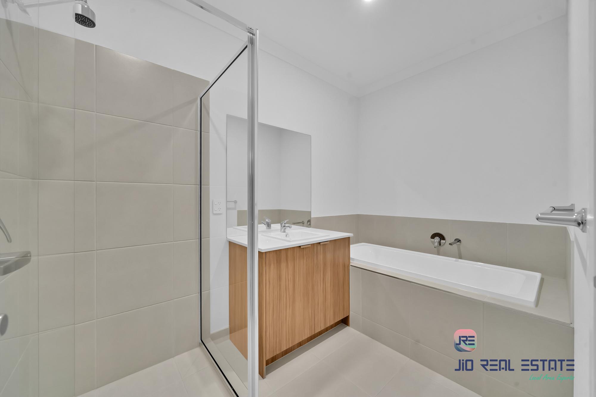 16 Pintail Drive, Melton South VIC