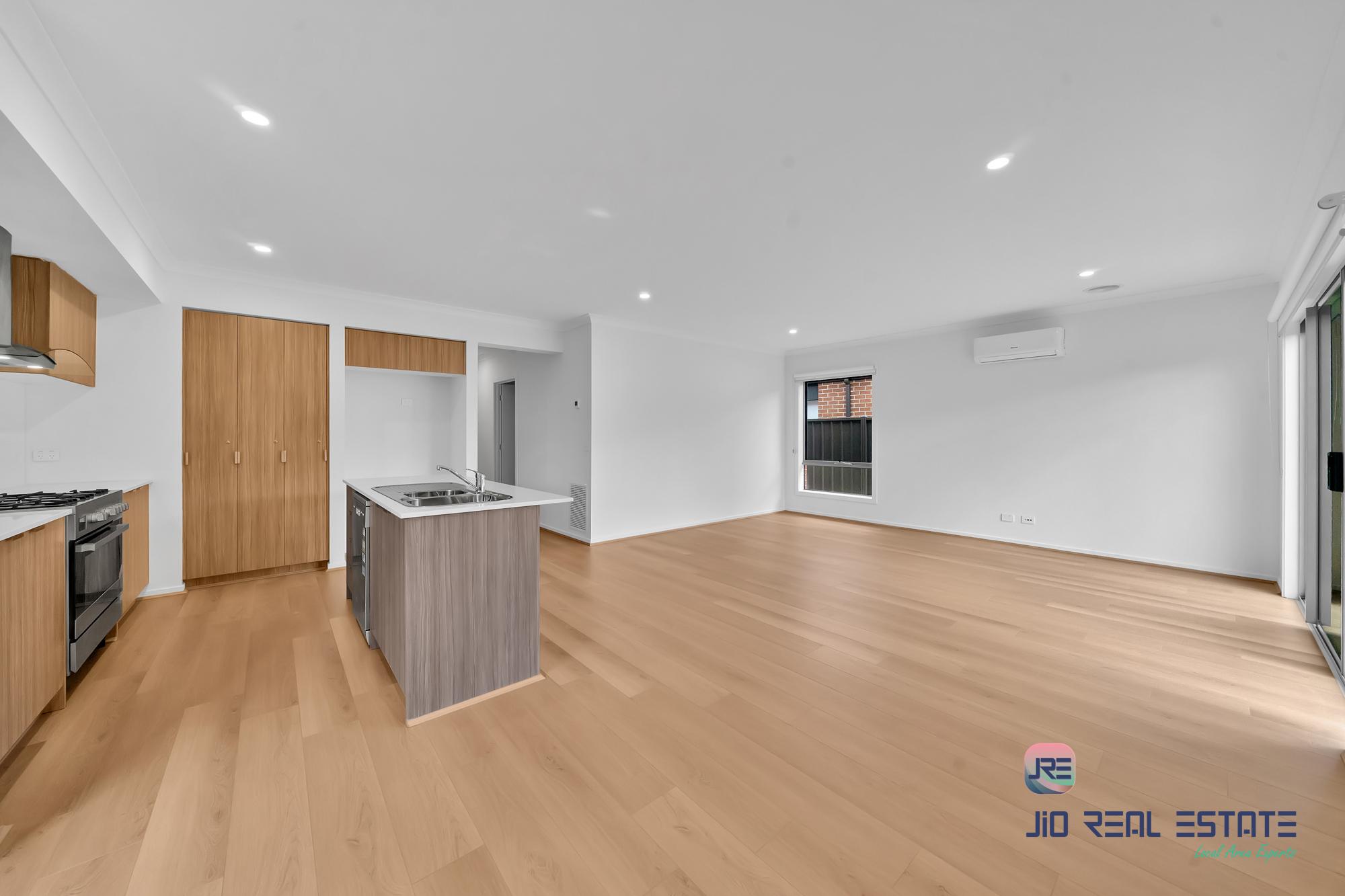 16 Pintail Drive, Melton South VIC