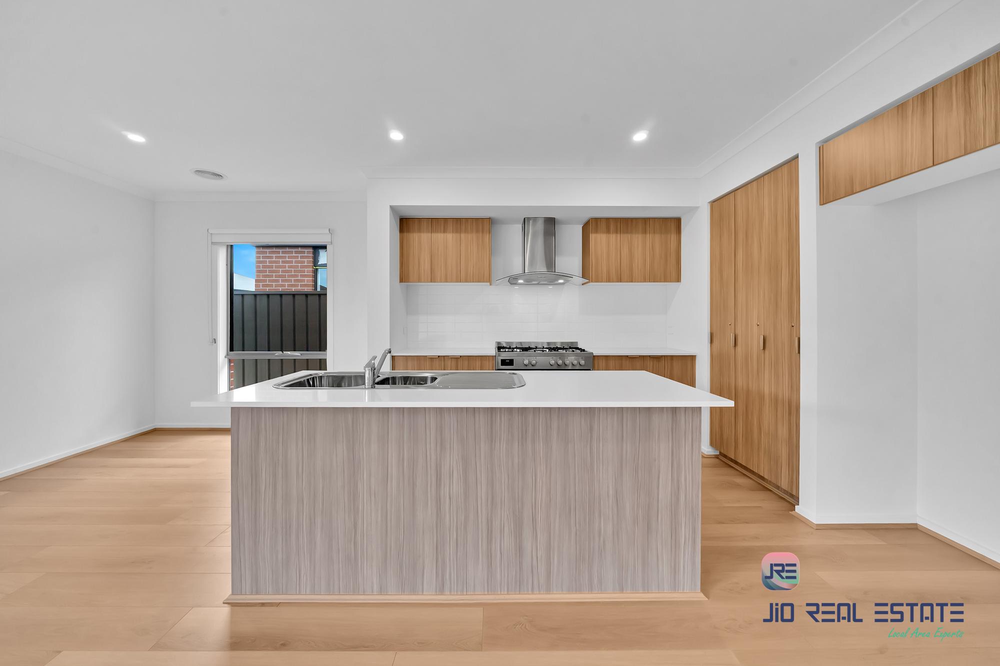 16 Pintail Drive, Melton South VIC