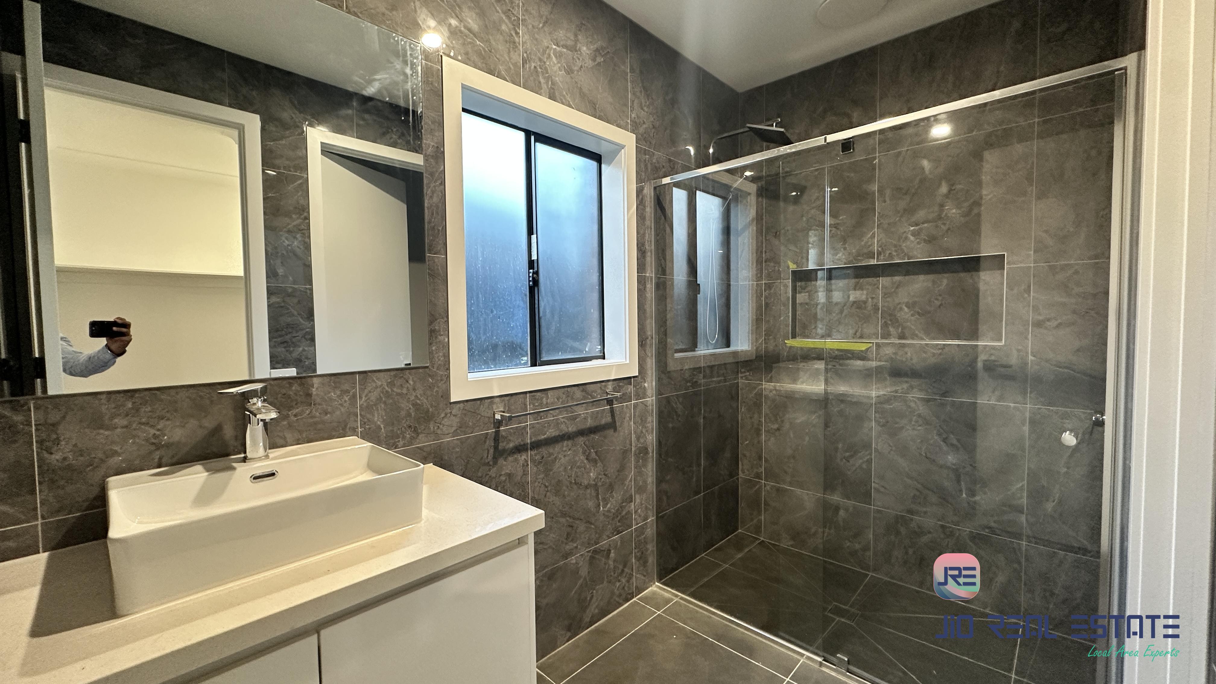 27 Gramercy Place, Strathtulloh VIC