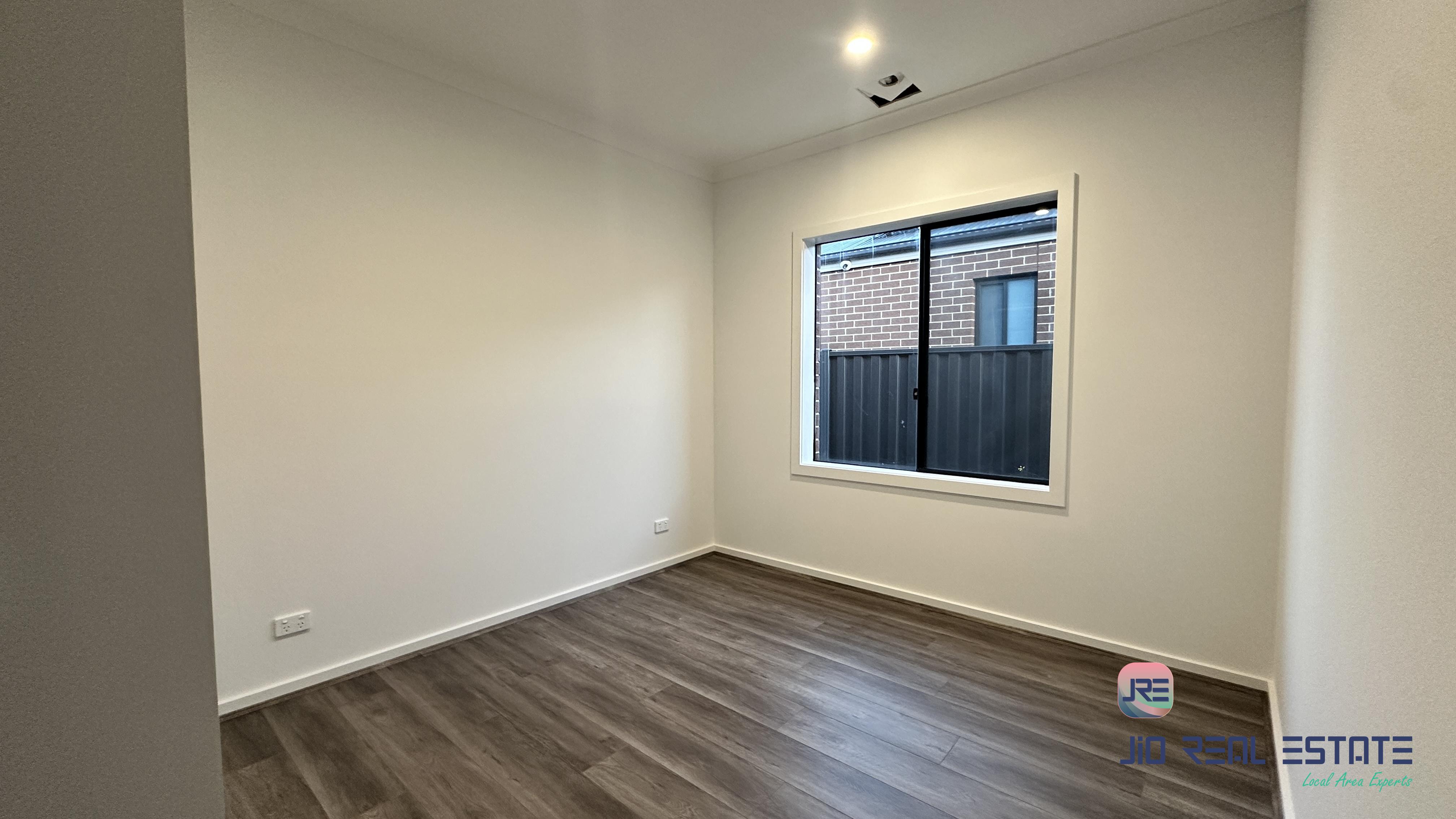 27 Gramercy Place, Strathtulloh VIC