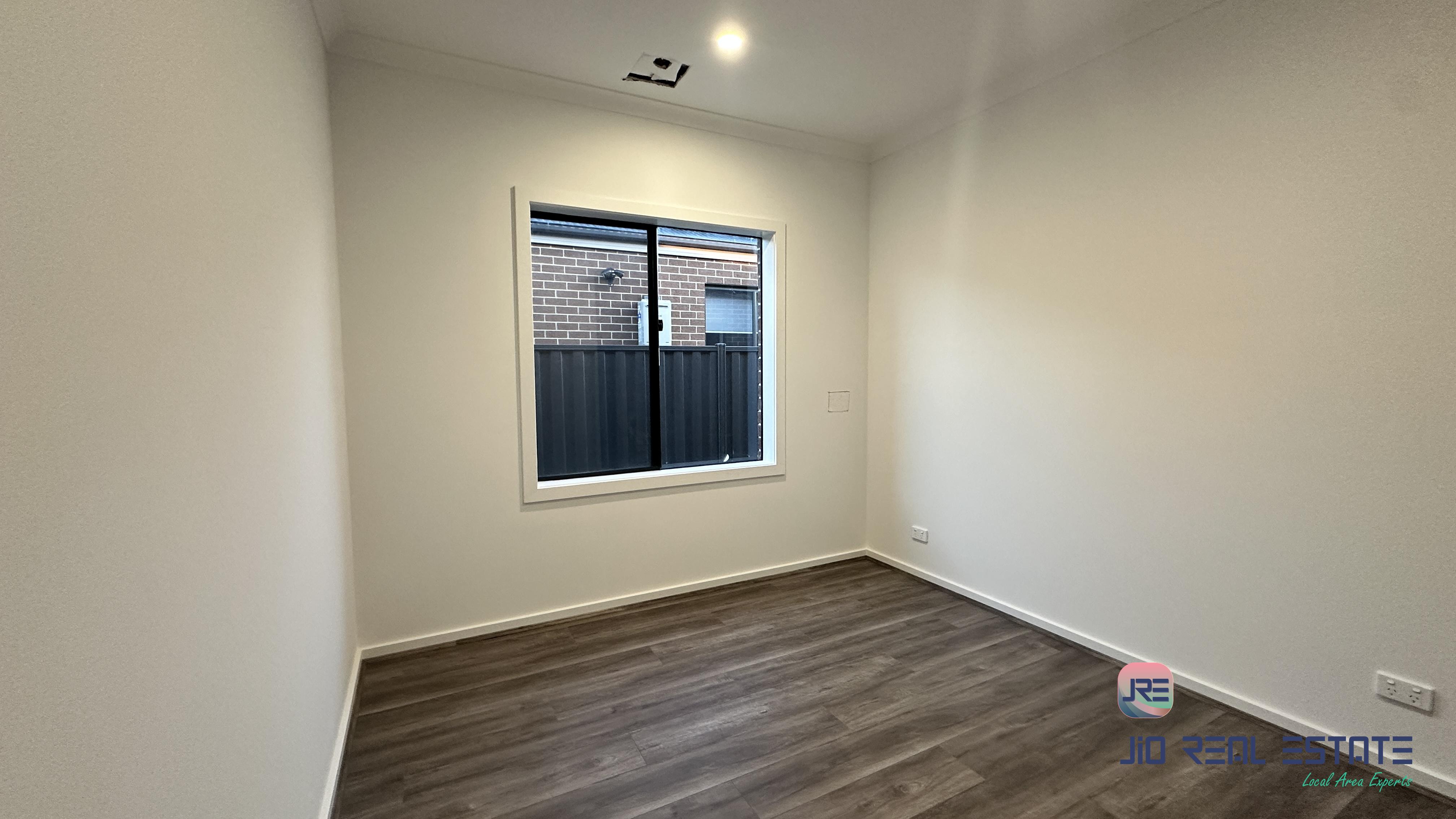 27 Gramercy Place, Strathtulloh VIC