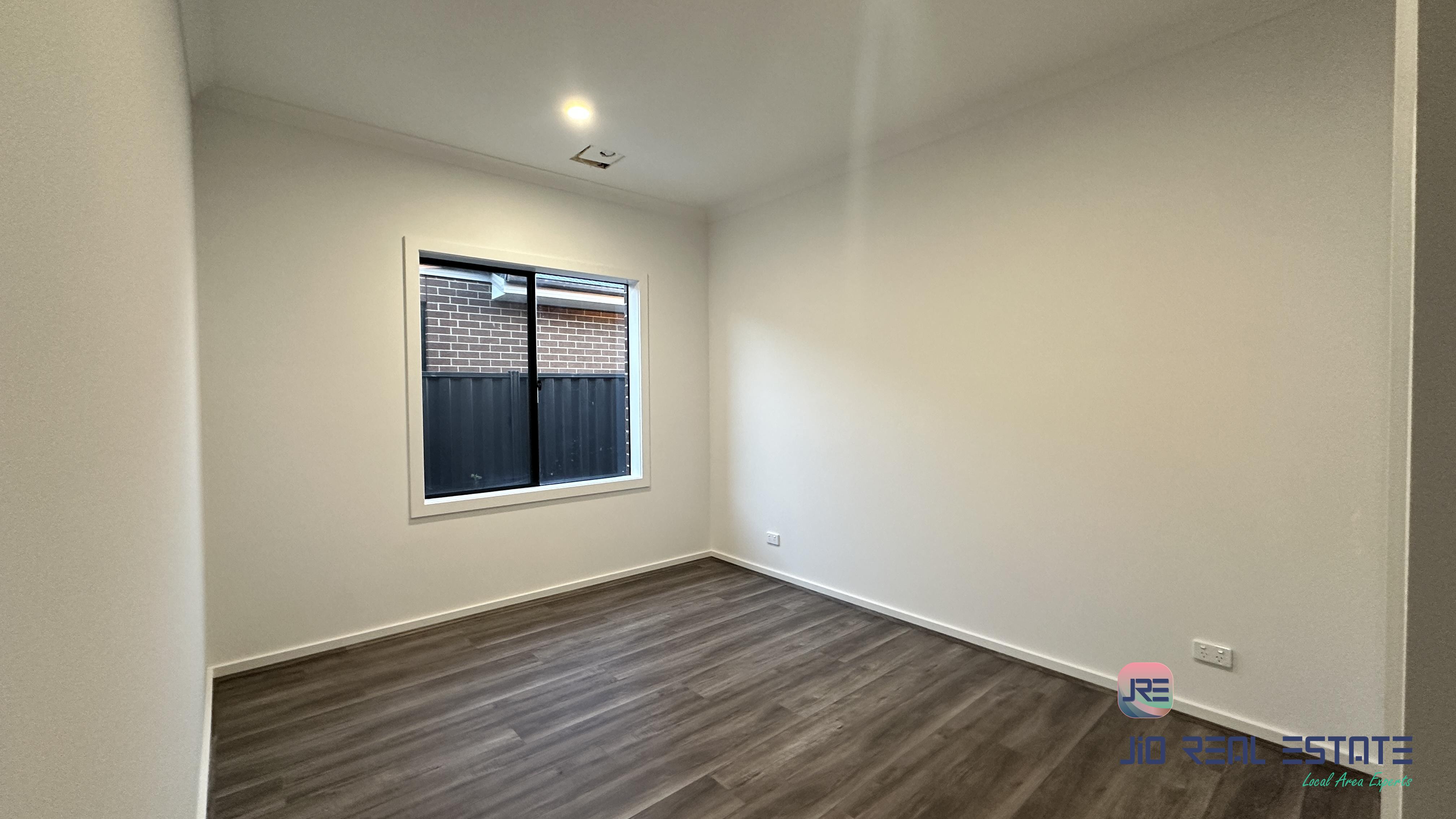 27 Gramercy Place, Strathtulloh VIC