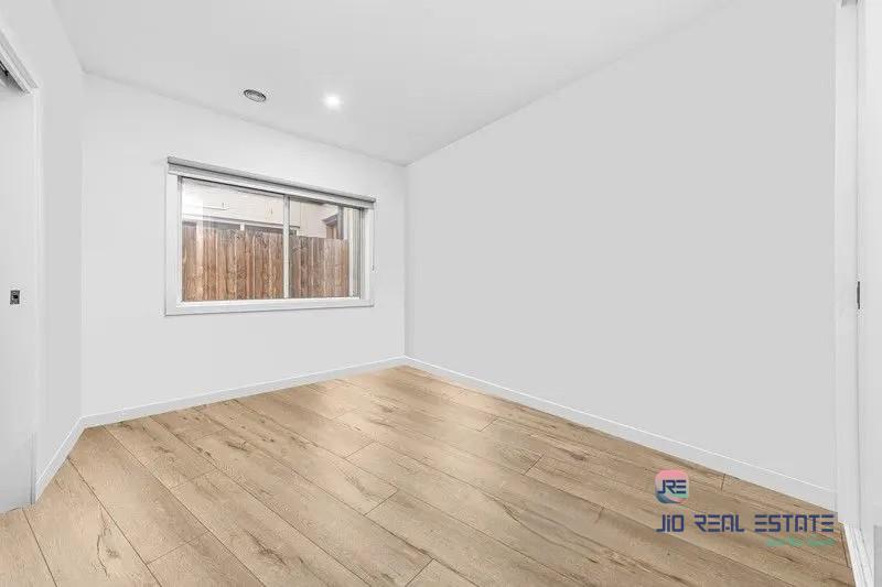 17 Morningside Drive, Thornhill Park VIC