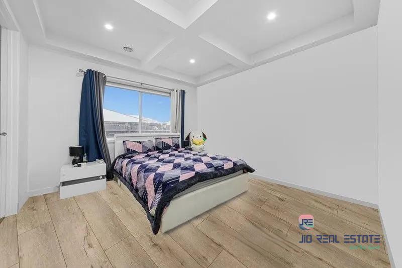 17 Morningside Drive, Thornhill Park VIC