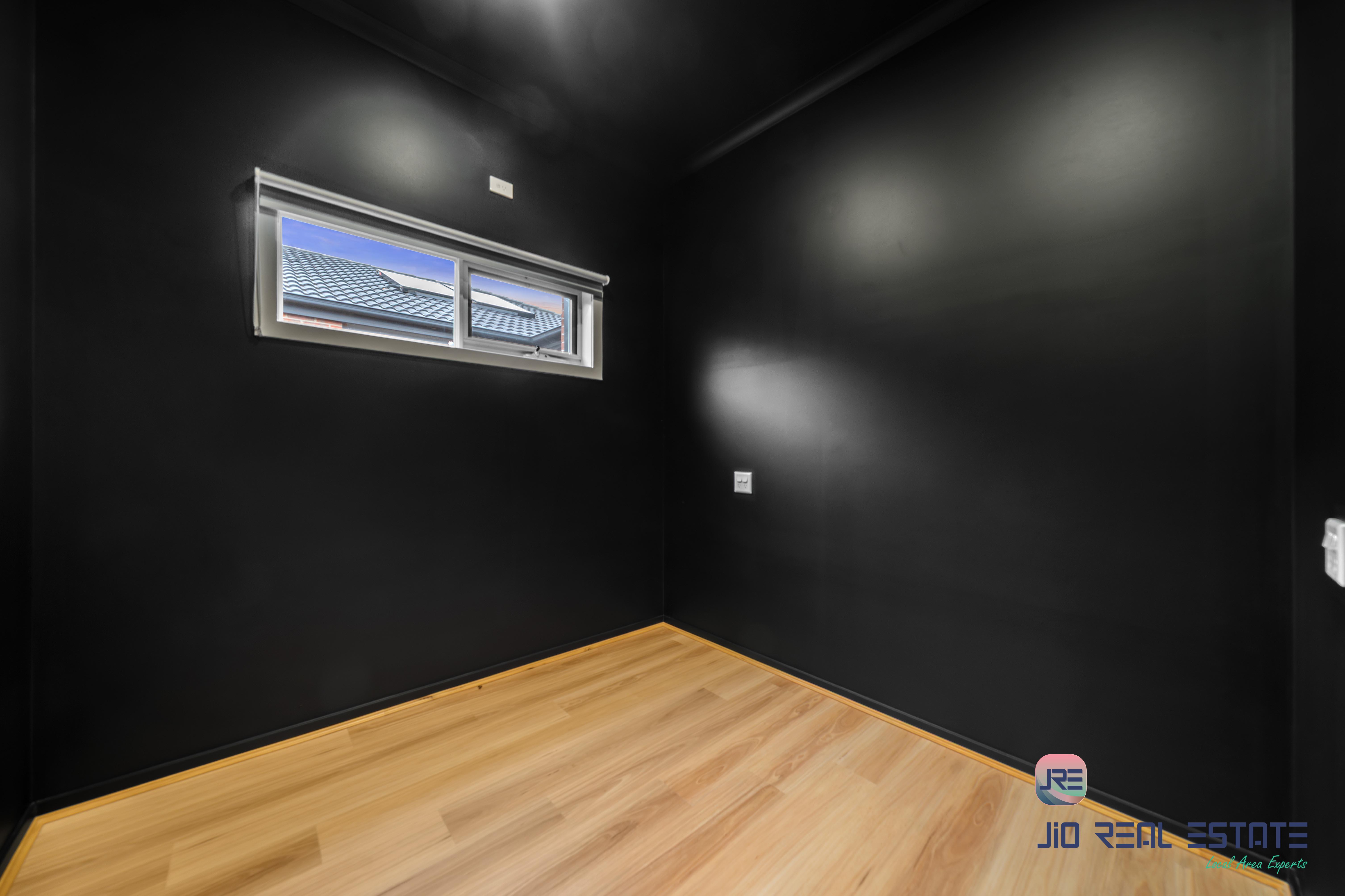 33 Morningside Drive, Thornhill Park VIC