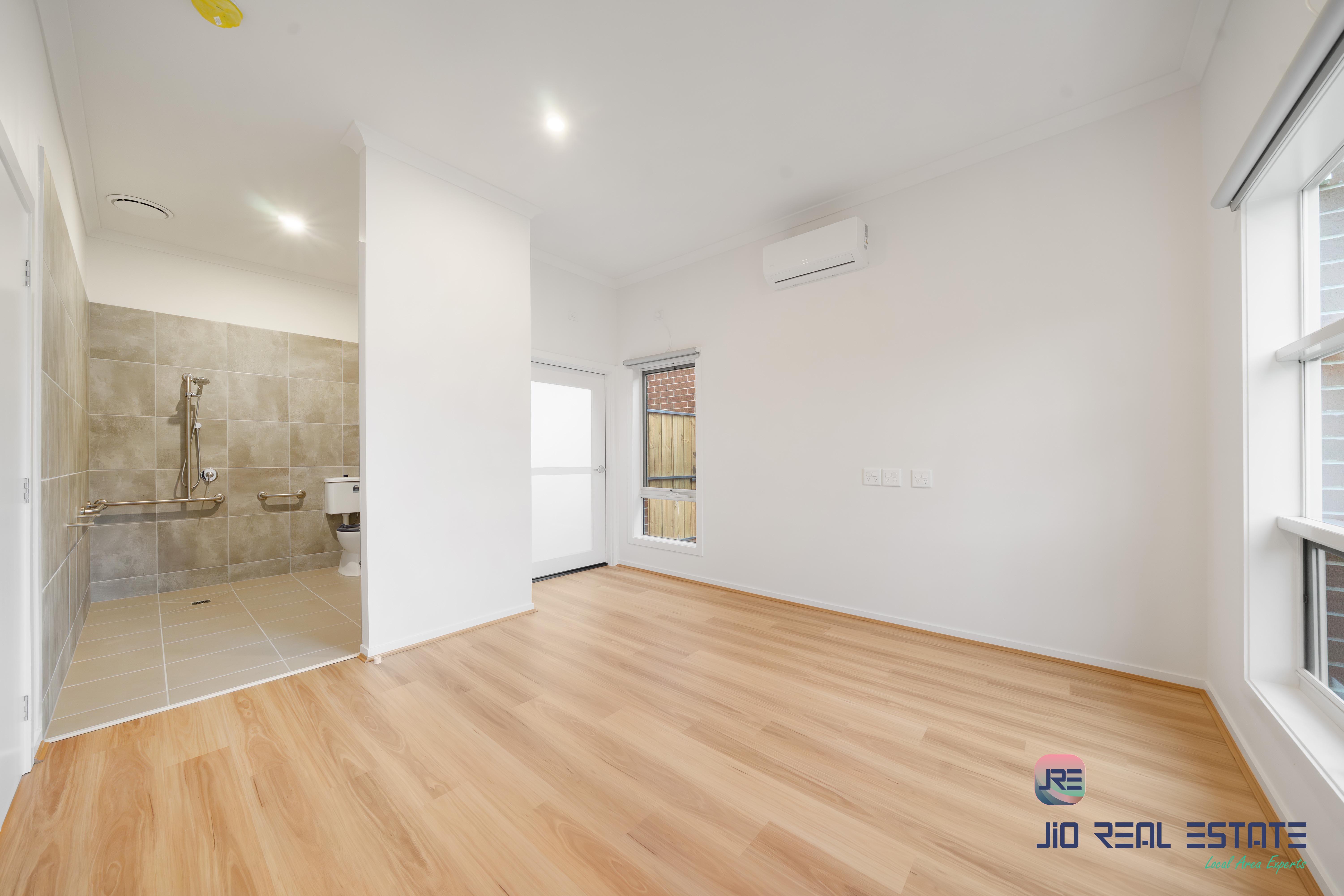 33 Morningside Drive, Thornhill Park VIC