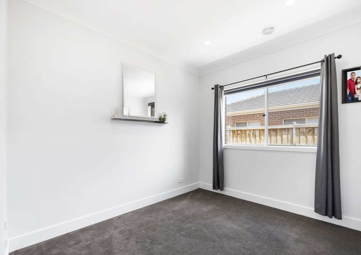18 Midmar Terrace, Thornhill Park VIC