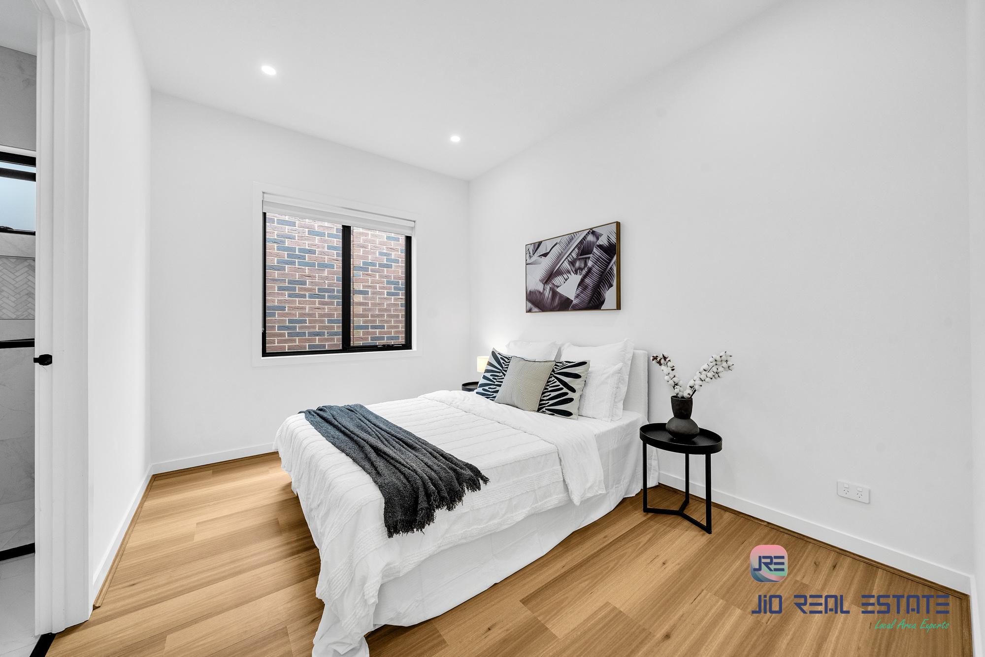 8 Linburn Street, Thornhill Park VIC