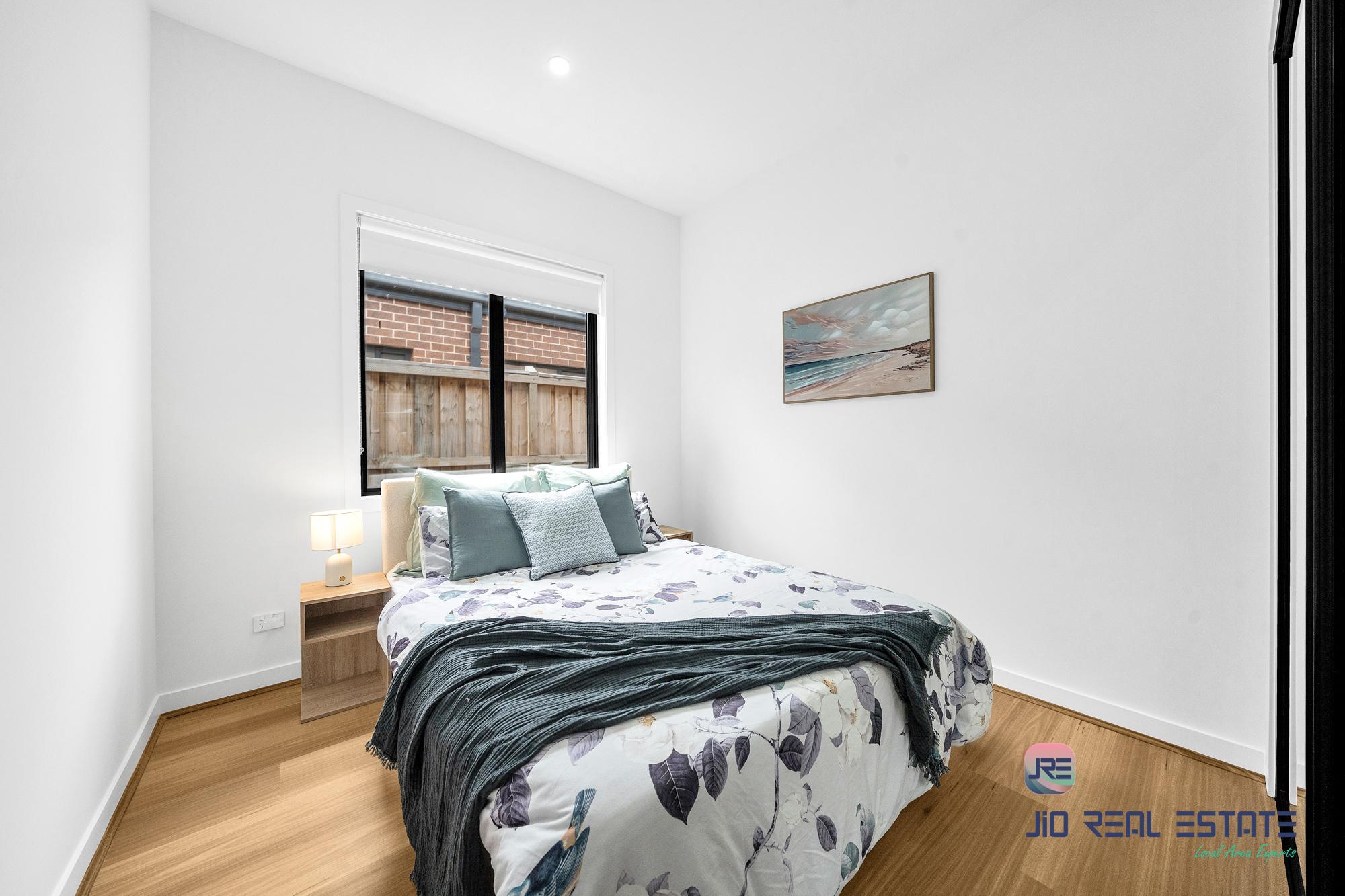 8 Linburn Street, Thornhill Park VIC