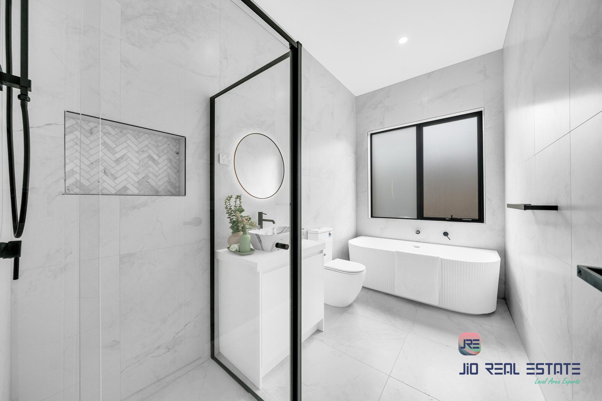 8 Linburn Street, Thornhill Park VIC