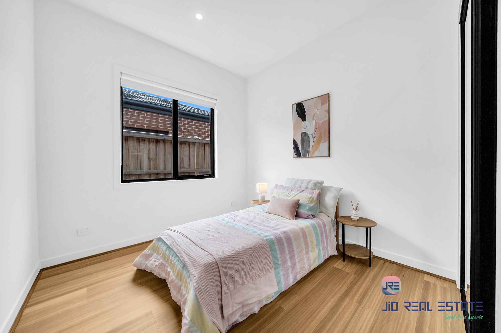 8 Linburn Street, Thornhill Park VIC