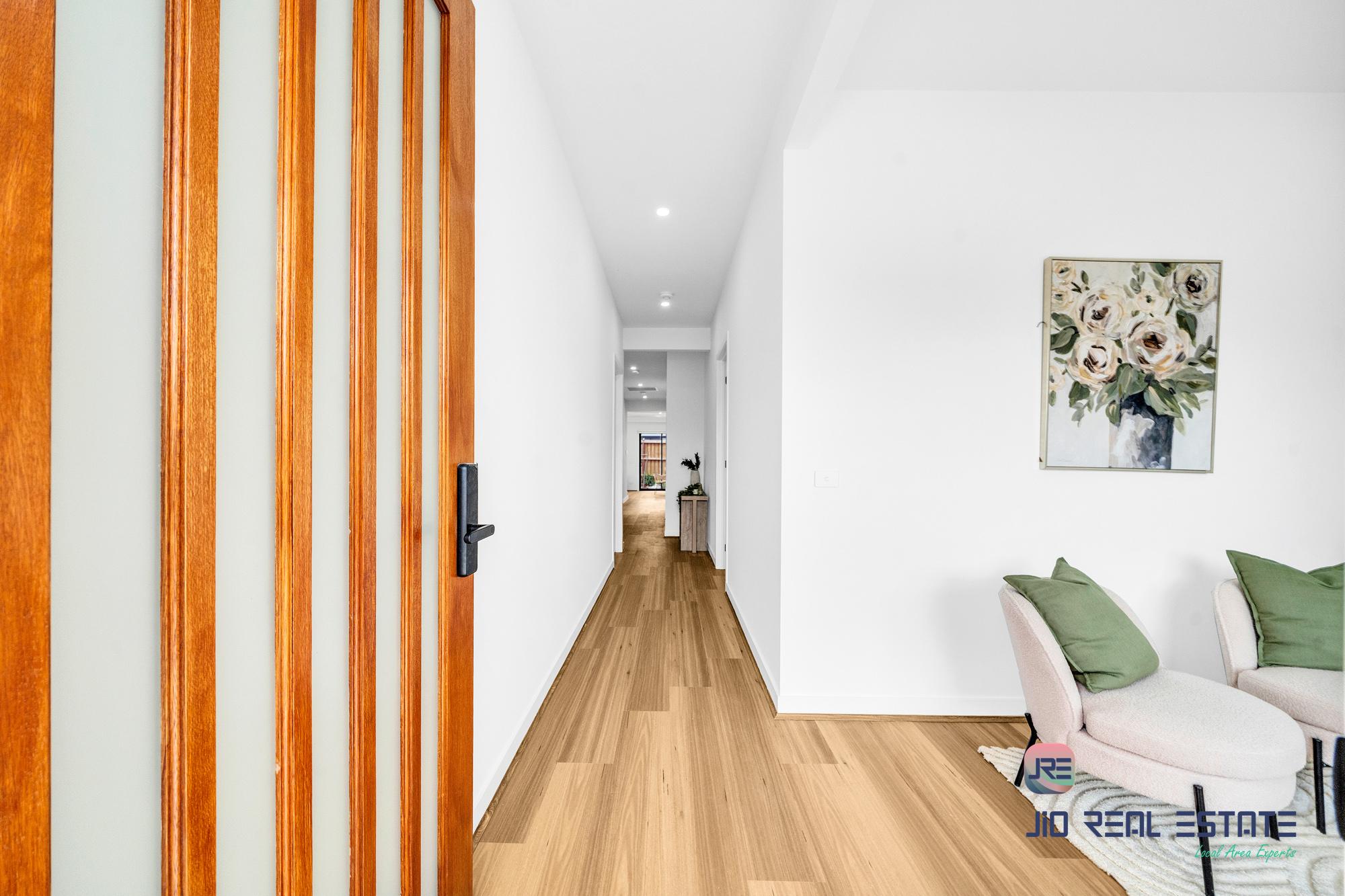 8 Linburn Street, Thornhill Park VIC