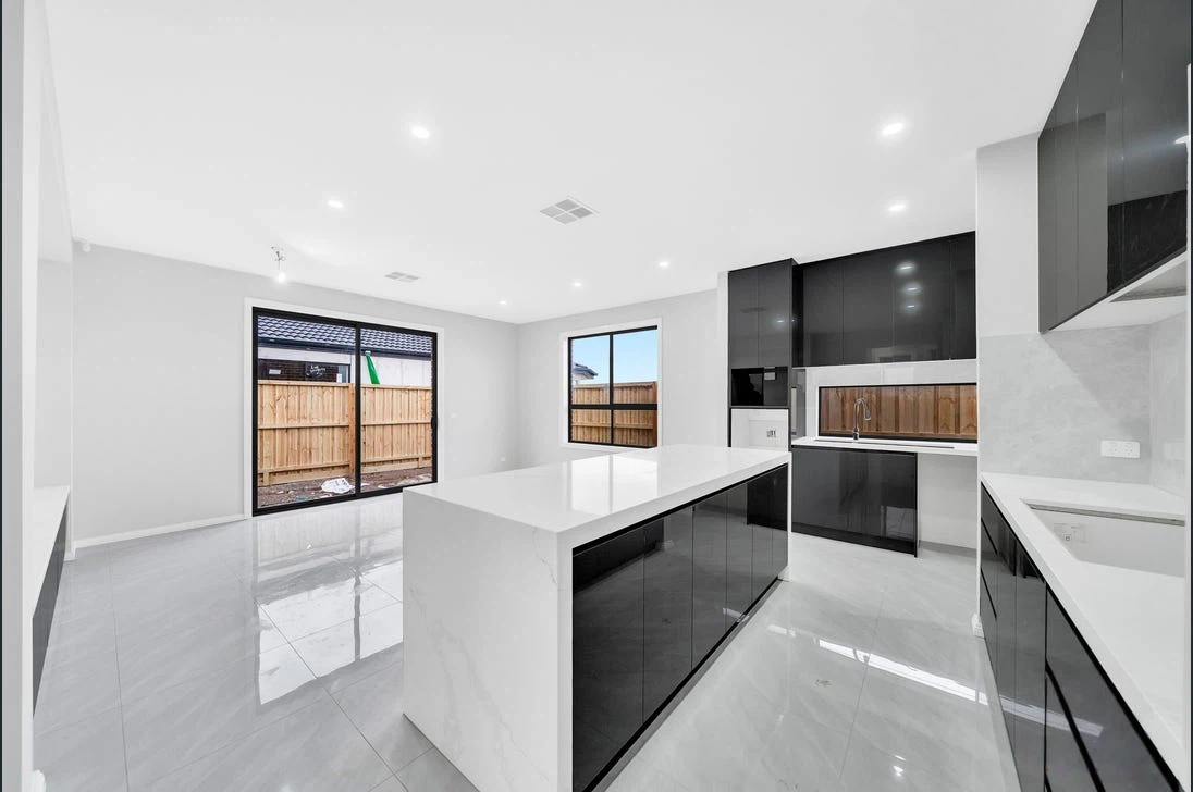 5 Tipperary Drive, Rockbank VIC