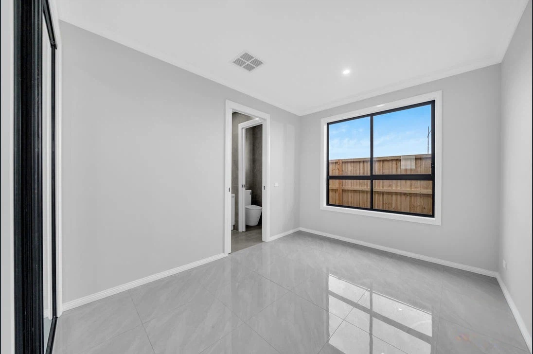 5 Tipperary Drive, Rockbank VIC